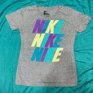 Nike Woman’s short sleeve graphic tee